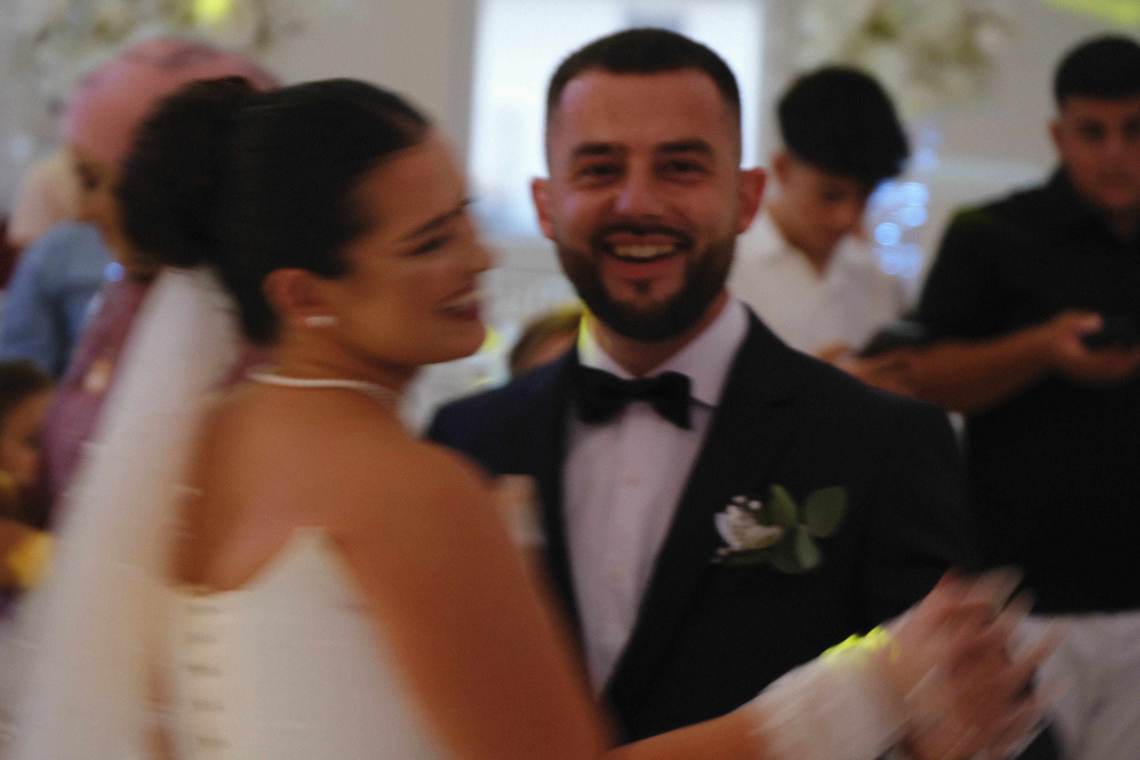 Le couple — sourires complices